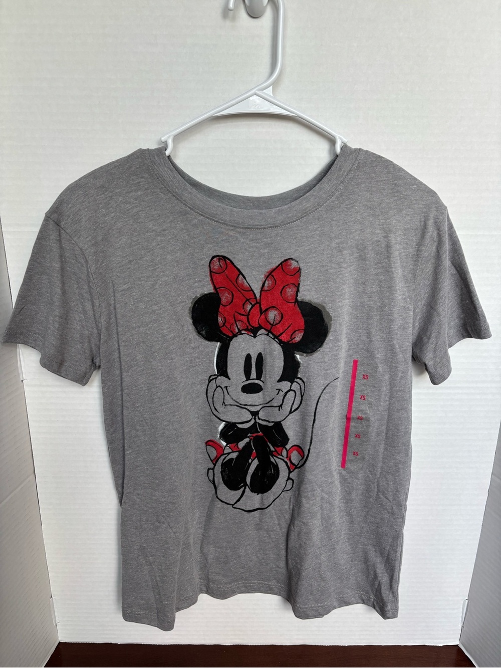jcpenney Gray Minnie Mouse Graphic Tee with Red Bow Accents